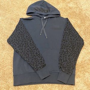 Brand New Oakley Hoodie, size small